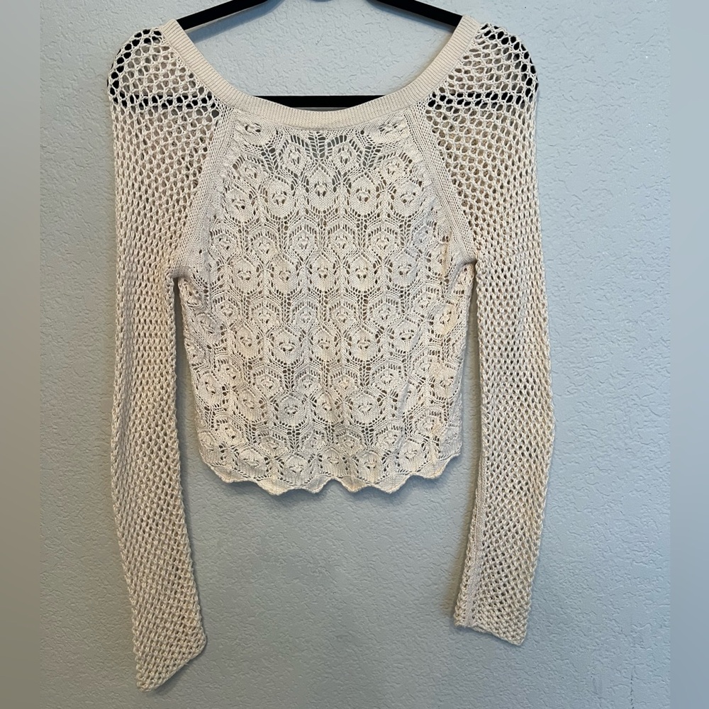 Cream crop sweater XS